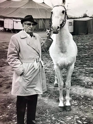 Hoppe and Horse.jpg