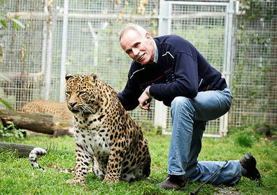 Jurg Jenny and Leopard.jpg