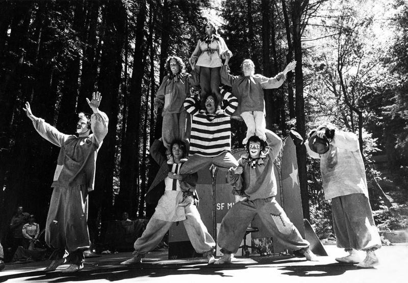 File:SF Mime Troupe 74.jpg