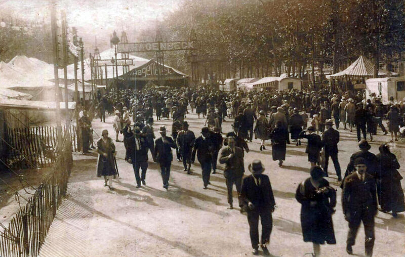 File:Court-Hagenbeck Paris.jpg