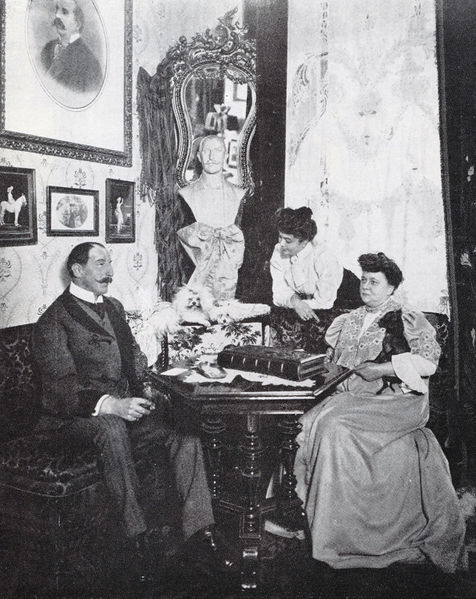 File:Albert Schumann Family.jpg