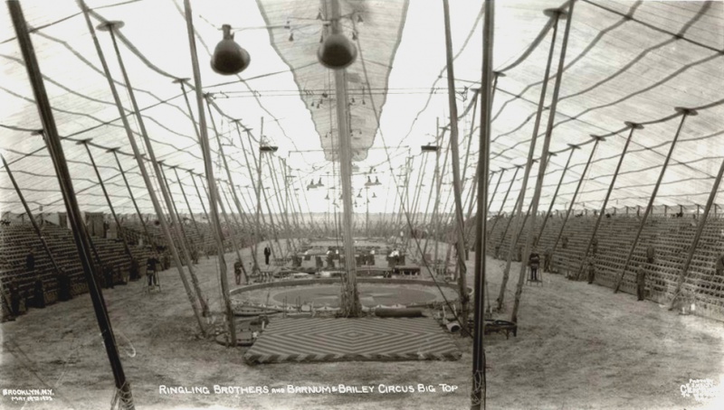 File:Ringling Bros. Barnum & Bailey-1932.jpg
