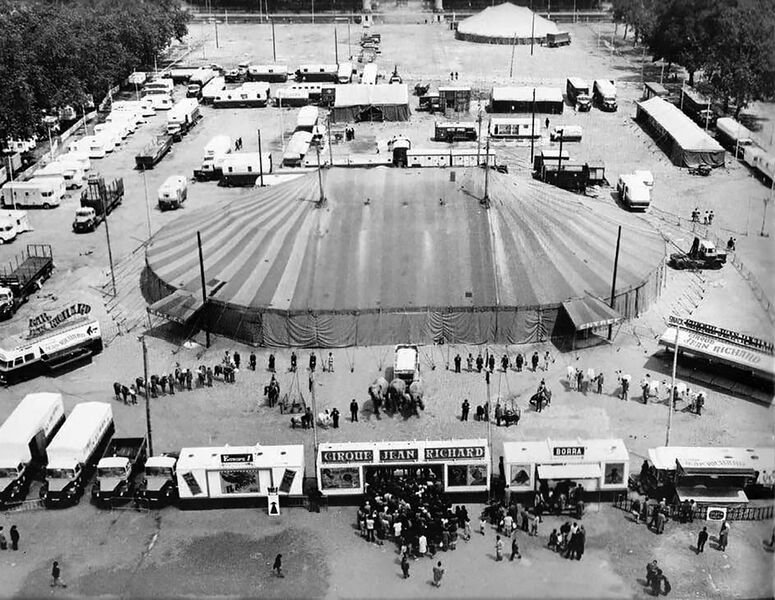 File:Cirque Jean Richard.jpg