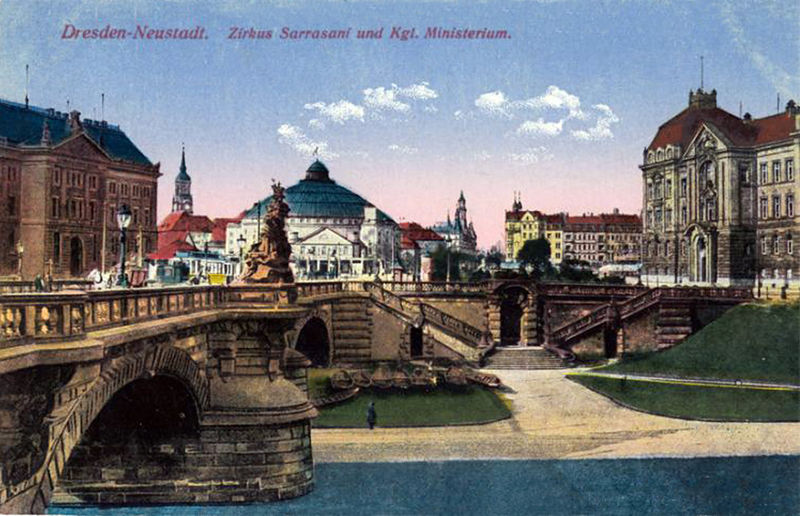File:Sarrasani on Elbe River.jpg