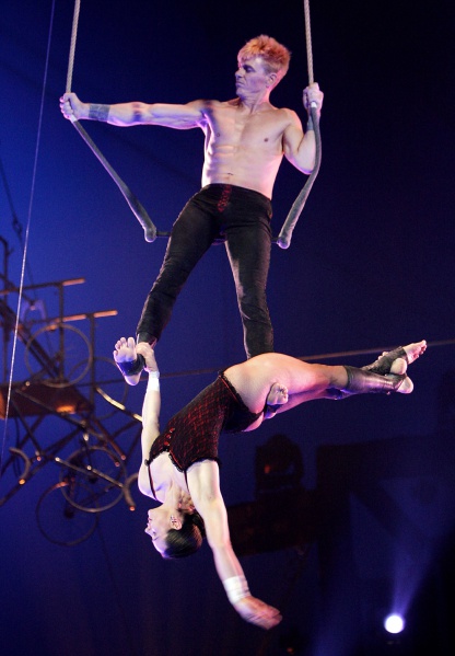 File:Duo Mouvance.jpg